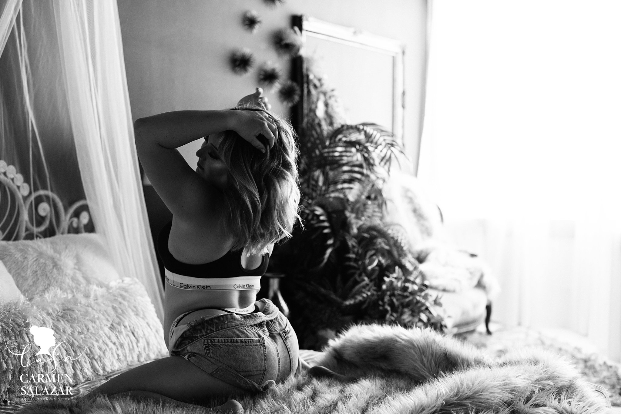 black and white casual boudoir photography by Carmen Salazar